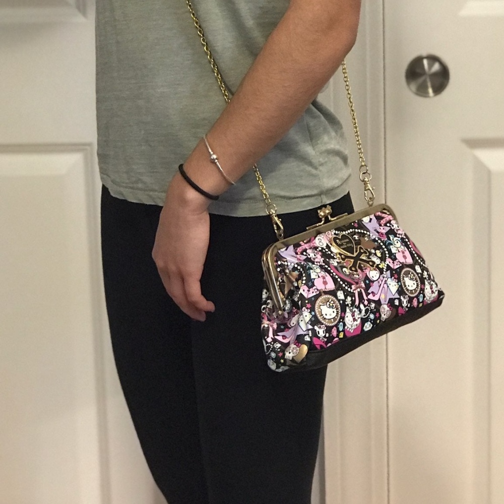 Beautiful eye catching Tokidoki clutch/crossbody - Picture 3 of 7